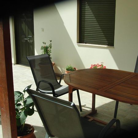 Artemis Appartments Pitsidia Exterior photo