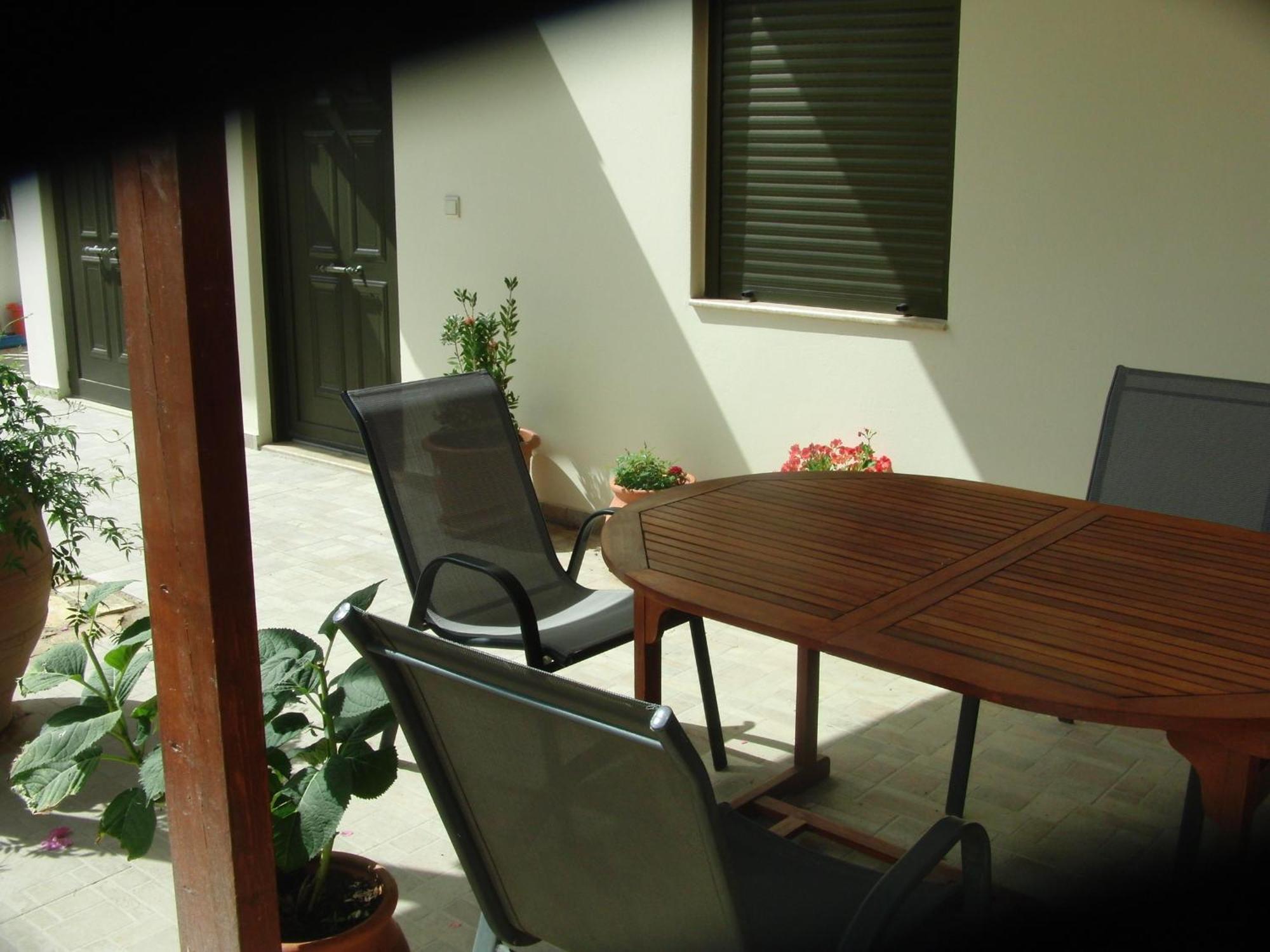 Artemis Appartments Pitsidia Exterior photo