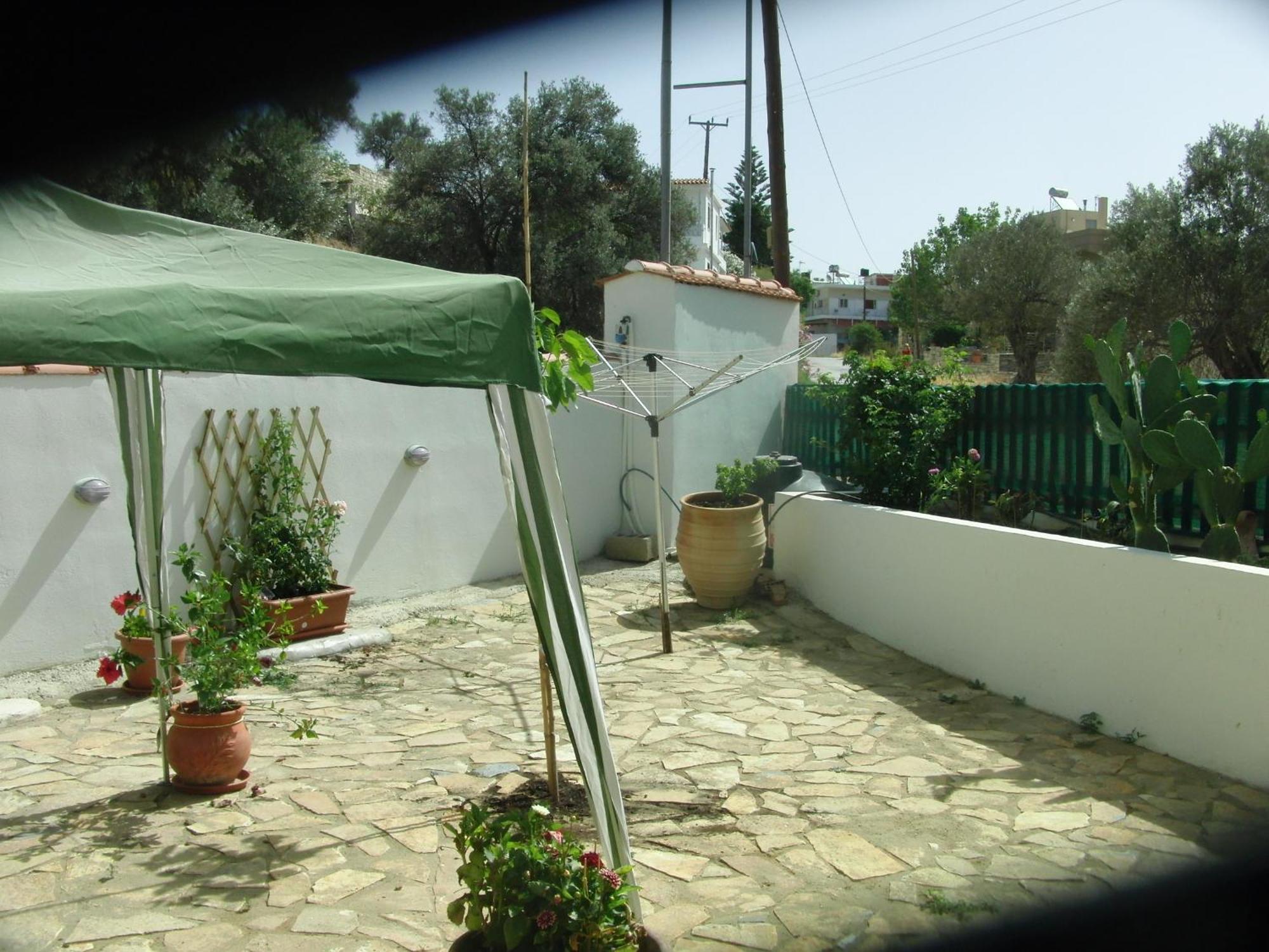 Artemis Appartments Pitsidia Exterior photo